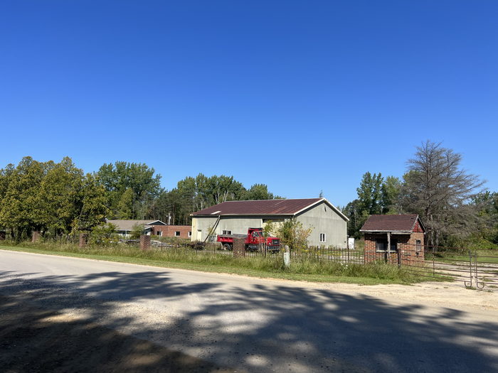 Shay Lake Motel (Cybs Hideaway Lounge) - Sept 4 2023 Photo (newer photo)